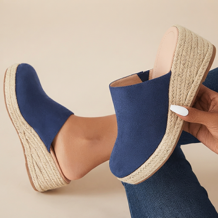 Presley Harmony Wedge Pumps – Blue