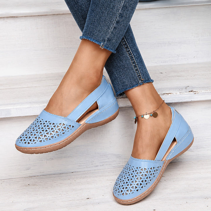 Lennon Lyric Slingback Flats – Blue