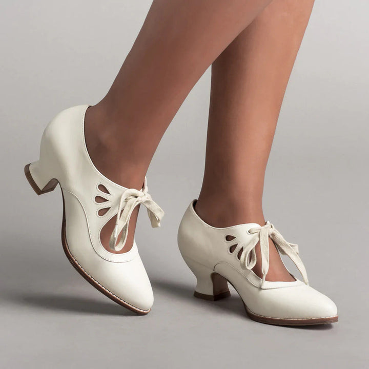 Cara Luster Elegant Pumps by Perlamila