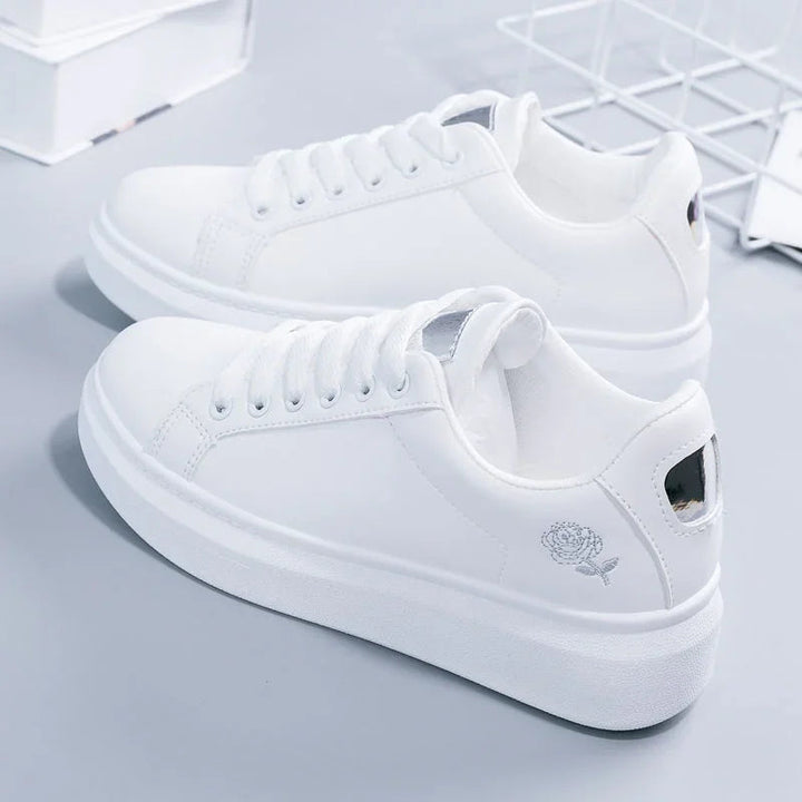 Finley Lagoon Everyday Sneakers – Silver