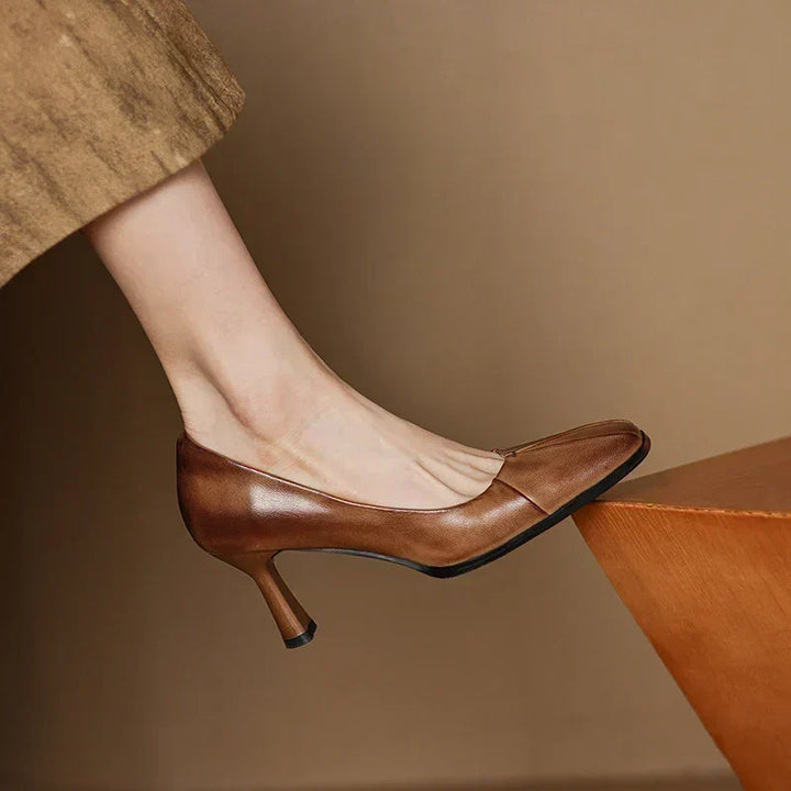 Mia Halo Elegant Pumps by Perlamila