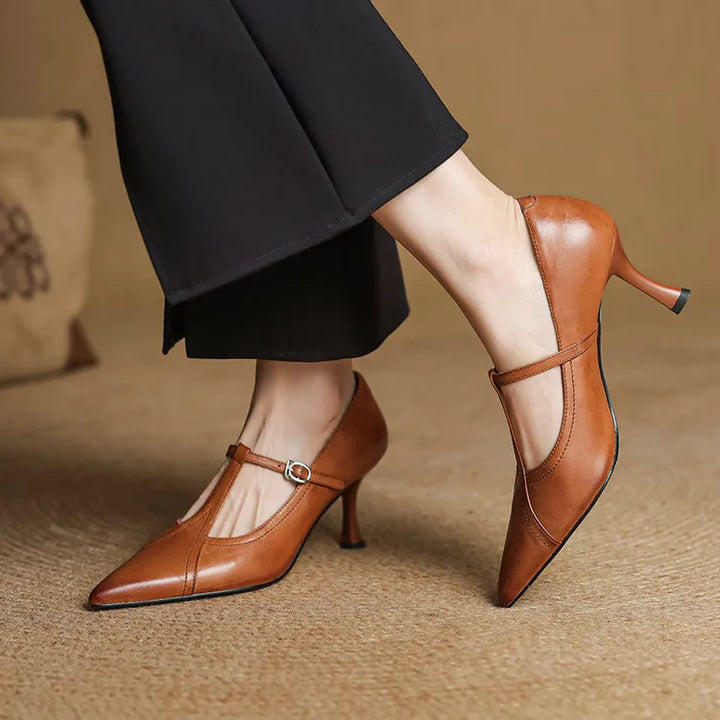 Lola Charm Elegant Pumps by Perlamila