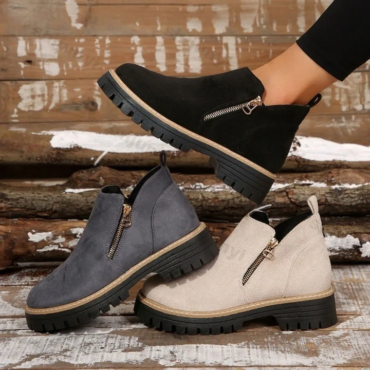 Rhea Chime Winter Boots by Perlamila