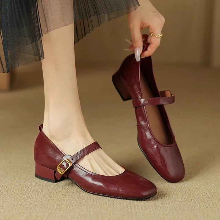 Phoebe Charm Classic Pumps by Perlamila