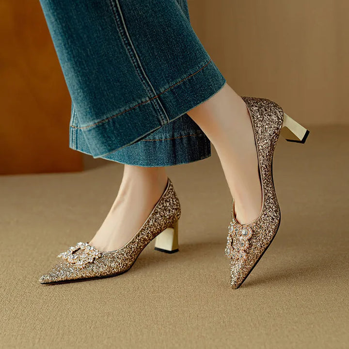 Naomi Luster Elegant Pumps by Perlamila