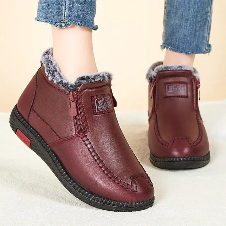 Pearl Charm Winter Boots by Perlamila