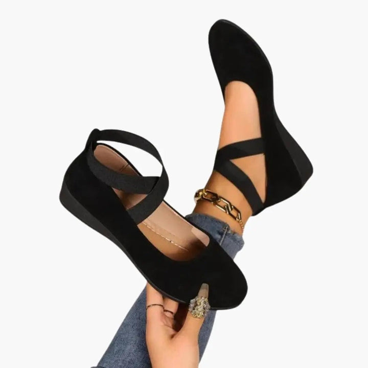 Lennon Lagoon Ballet Flats – Black