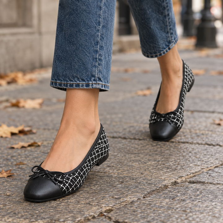 Blair Lagoon Ballet Flats – Black