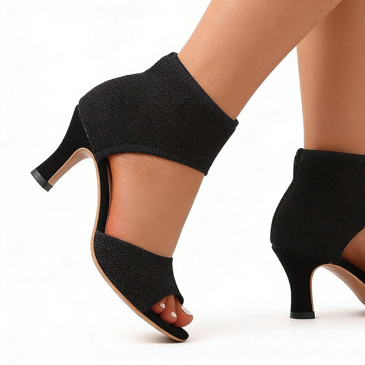 Delaney Lagoon Pumps – Black